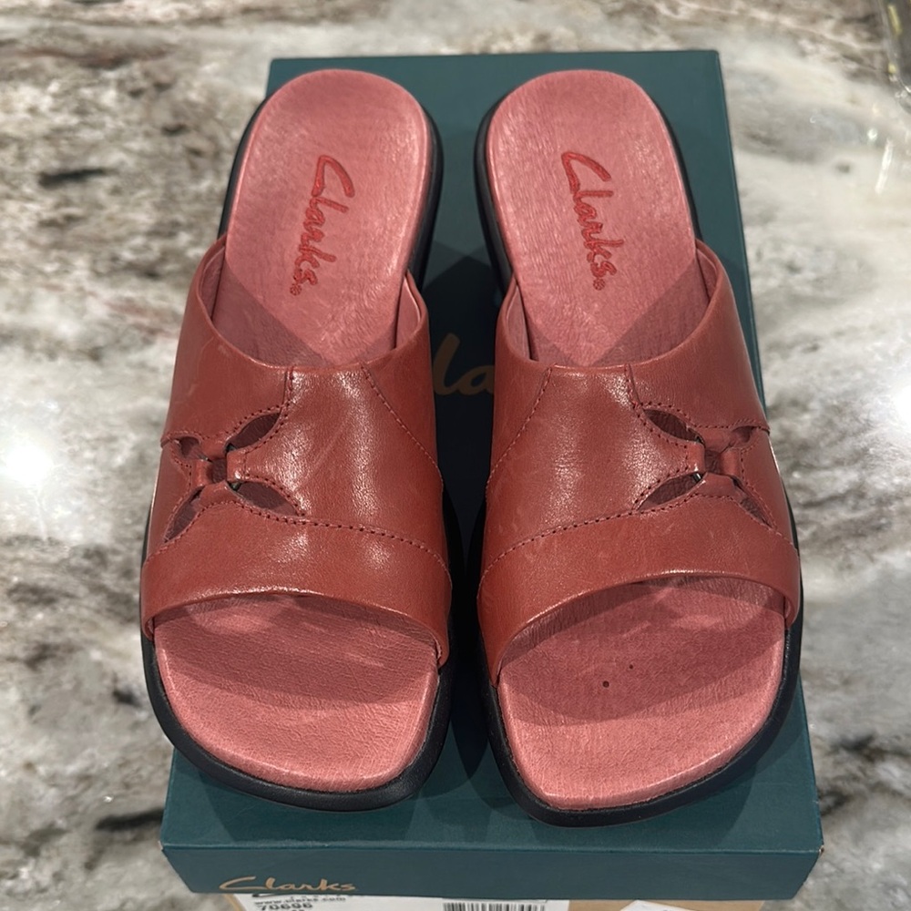 Clarks Calista Boysenberry Pink/Red Sandals Mules Size 6